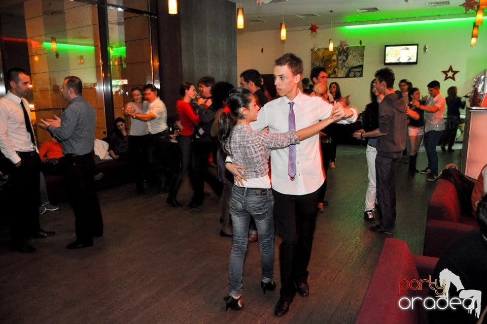 Seară de dans în Blondy's Art Café, 