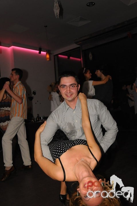 Seară de dans în Blondy's Art Café, 