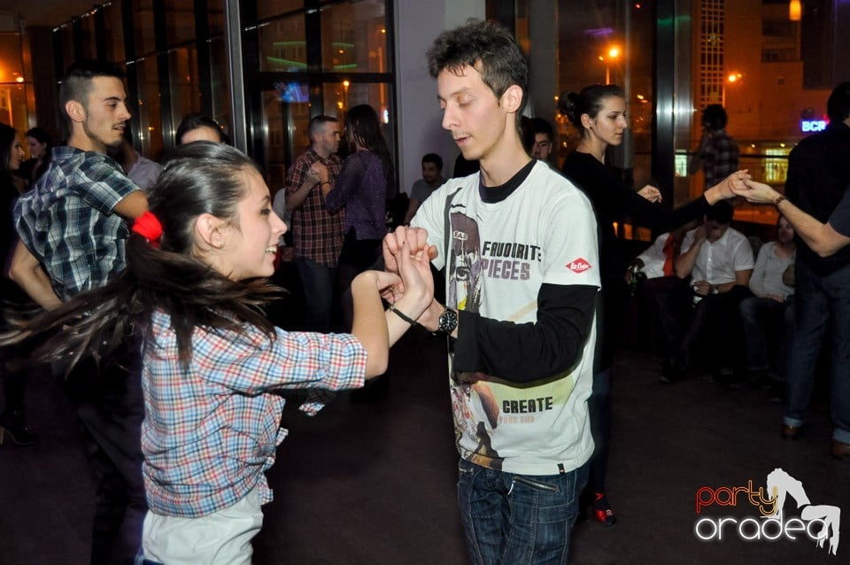 Seară de dans în Blondy's Art Café, 