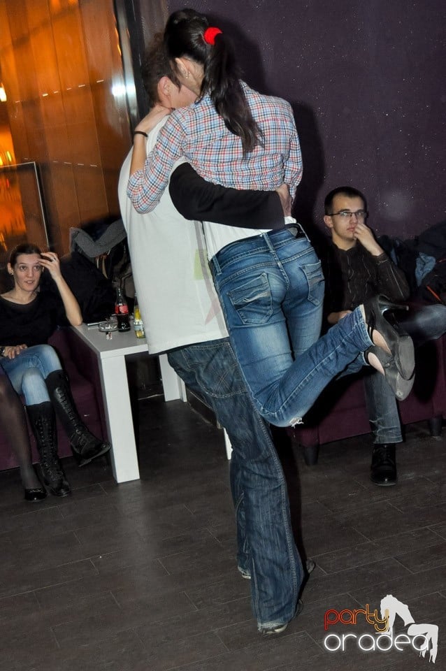 Seară de dans în Blondy's Art Café, 