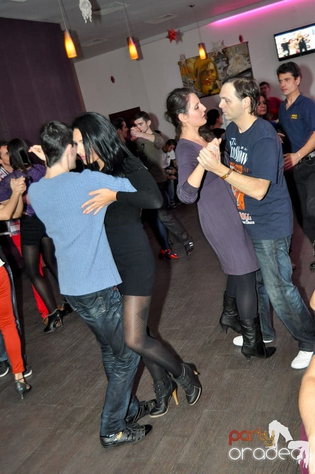 Seară de dans în Blondy's Art Café, 