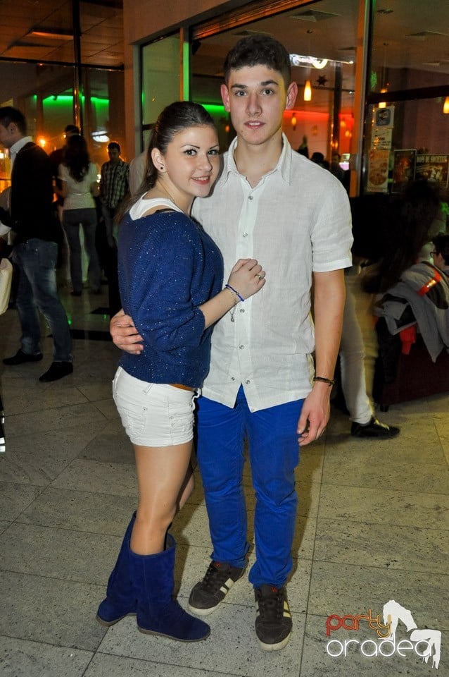 Seară de dans în Blondy's Art Café, 