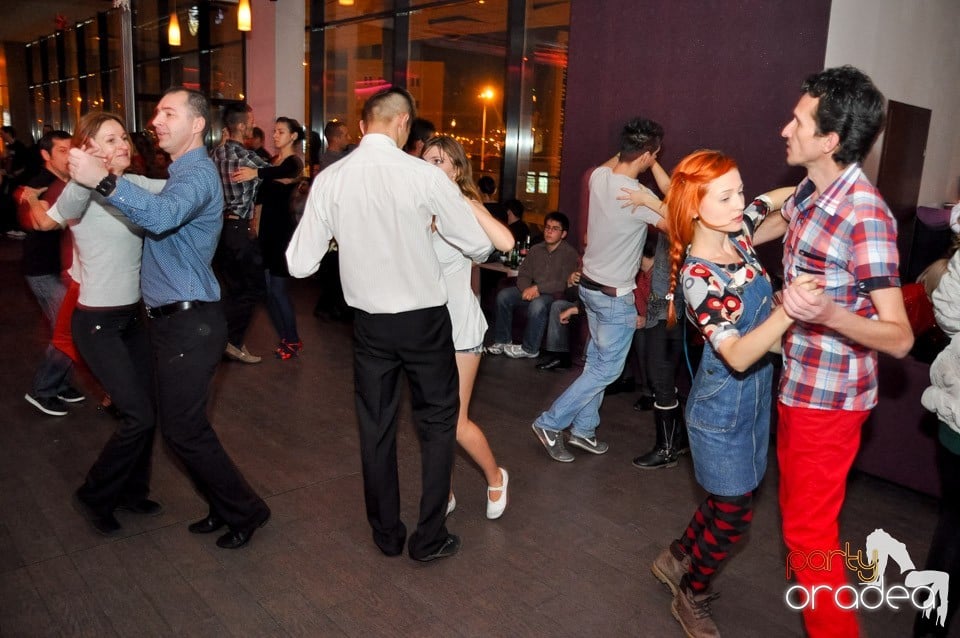 Seară de dans în Blondy's Art Café, 