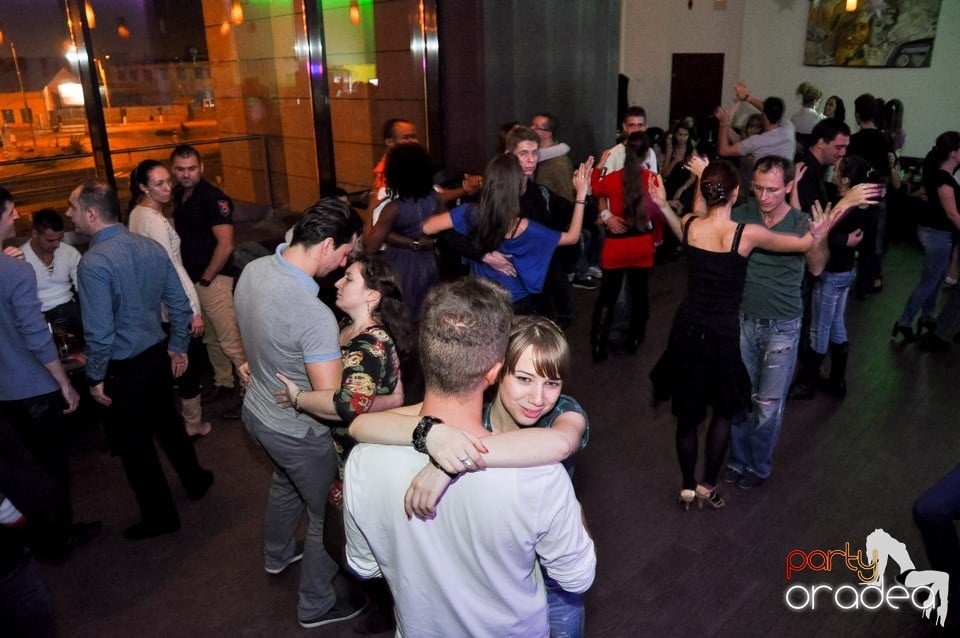 Seară de dans în Blondy's Art Café, 