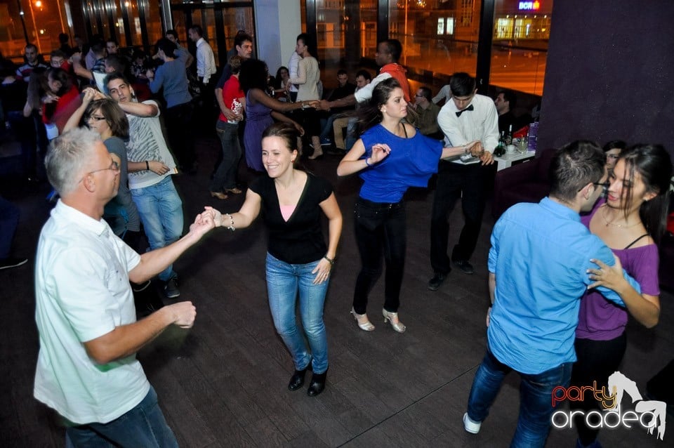 Seară de dans în Blondy's Art Café, 