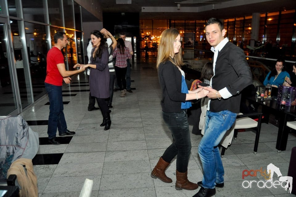 Seară de dans în Blondy's Art Café, 