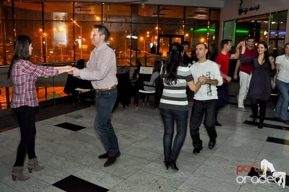 Seară de dans în Blondy's Art Café, 