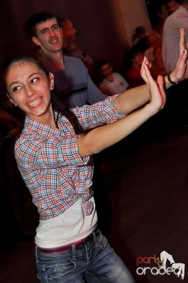 Seară de dans în Blondy's Art Café, 