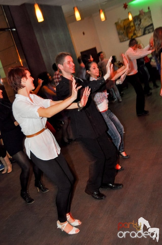 Seară de dans în Blondy's Art Café, 