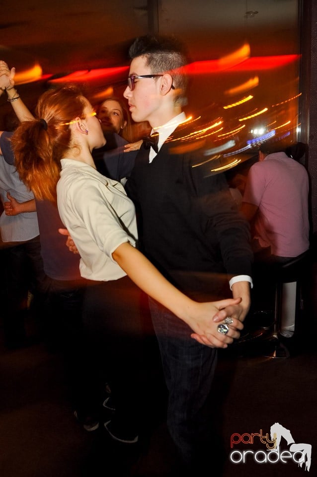 Seară de dans în Blondy's Art Café, 