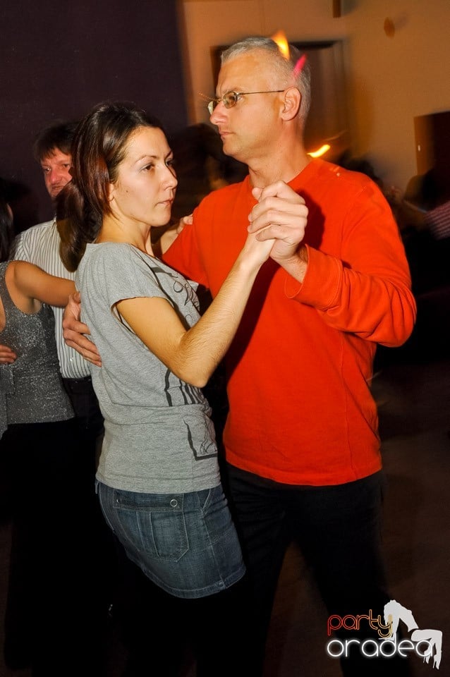 Seară de dans în Blondy's Art Café, 