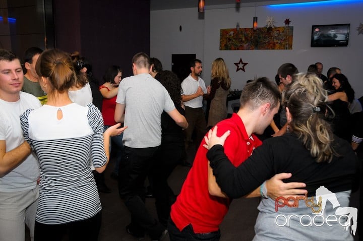 Seară de dans în Blondy's Art Café, 