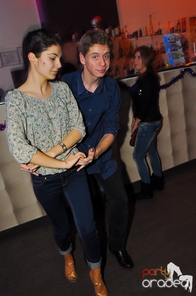 Seară de dans în Blondy's Art Café, 