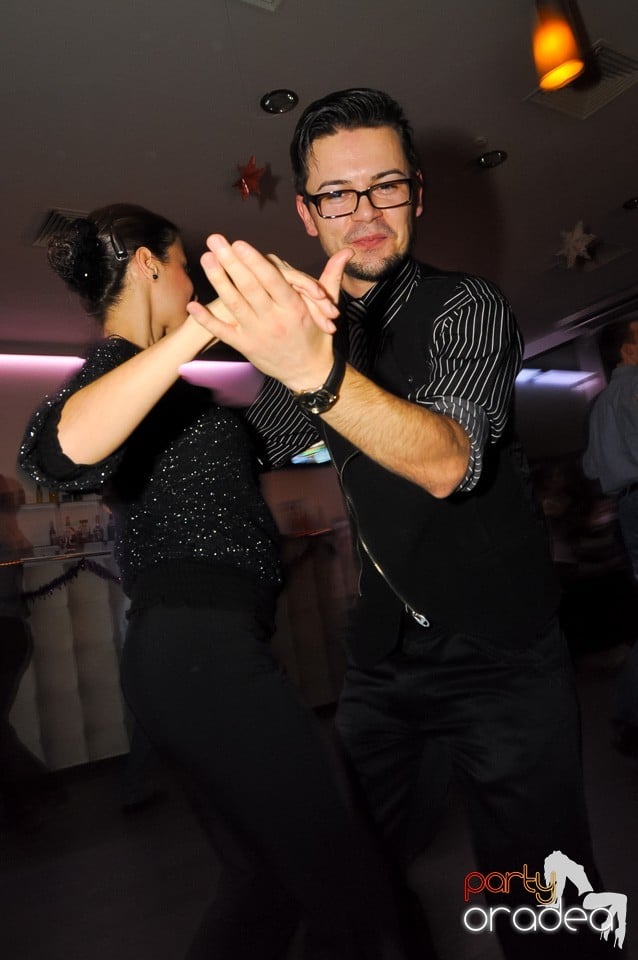 Seară de dans în Blondy's Art Café, 