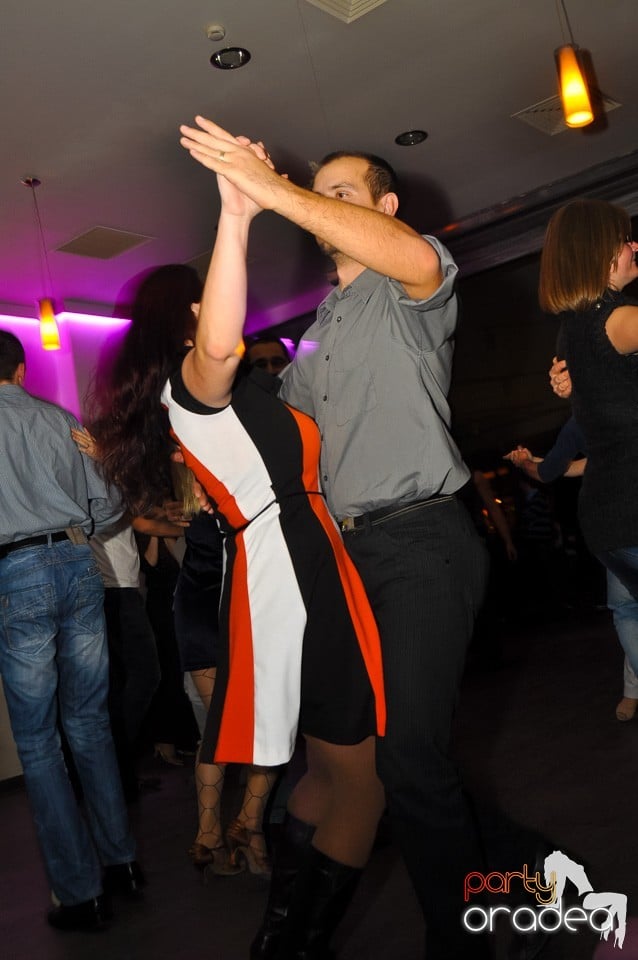 Seară de dans în Blondy's Art Café, 