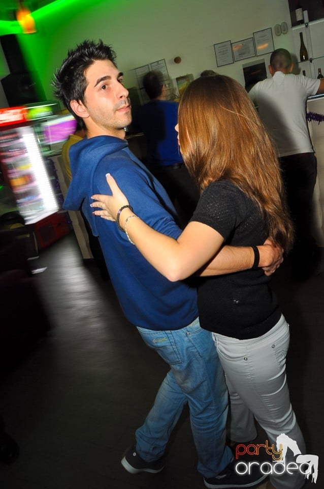 Seară de dans în Blondy's Art Café, 