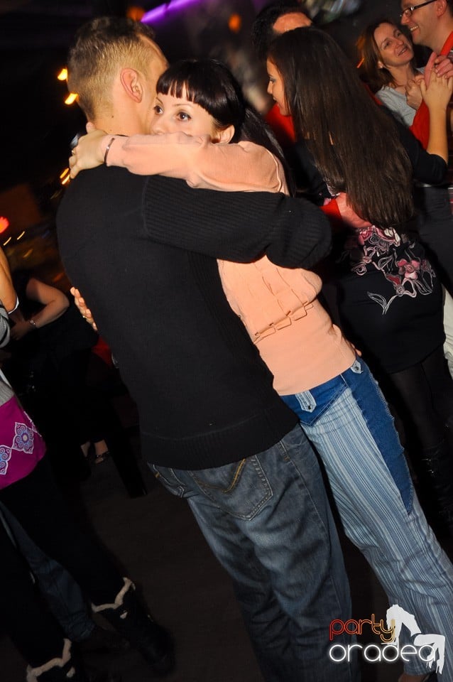 Seară de dans în Blondy's Art Café, 