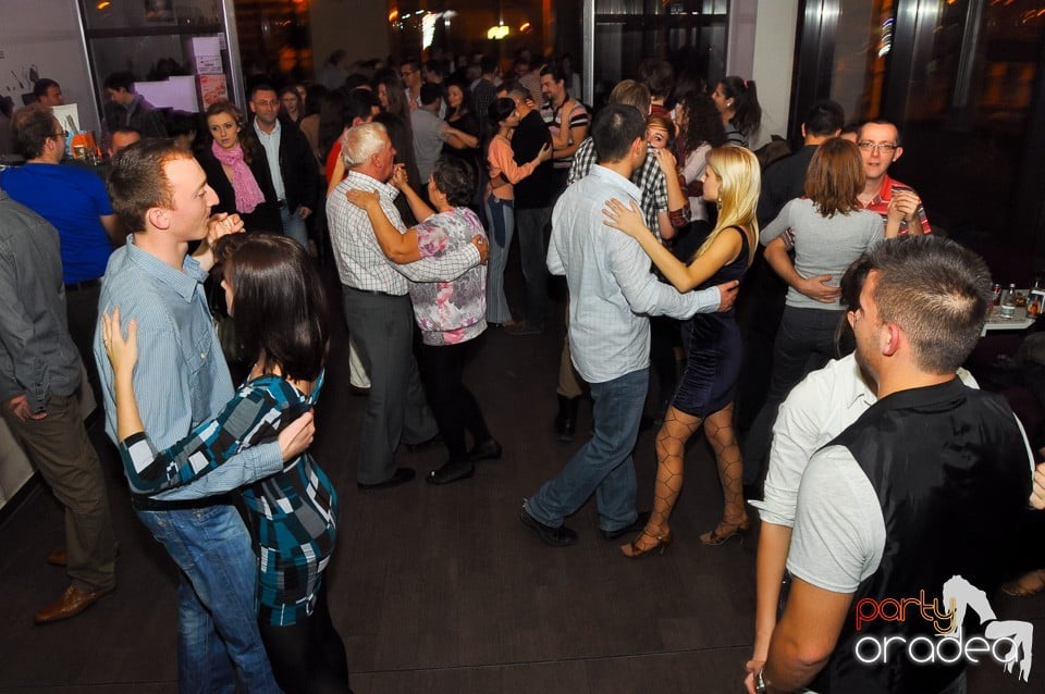 Seară de dans în Blondy's Art Café, 