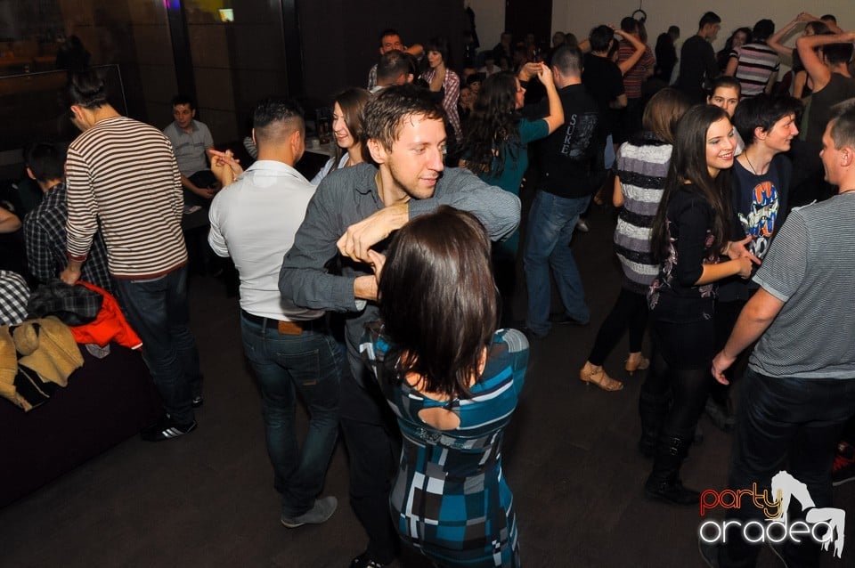 Seară de dans în Blondy's Art Café, 