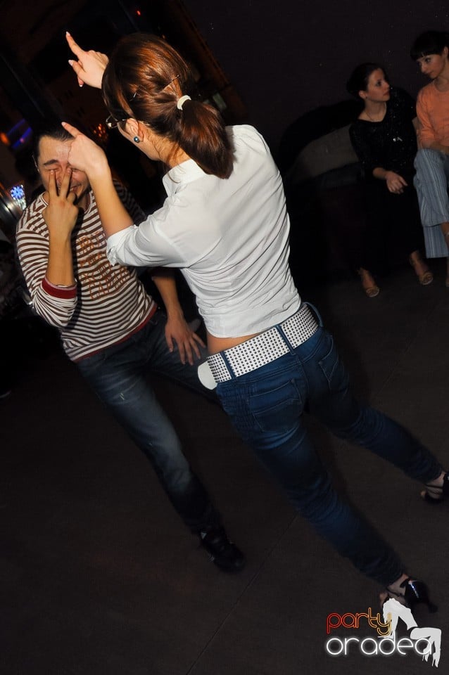 Seară de dans în Blondy's Art Café, 