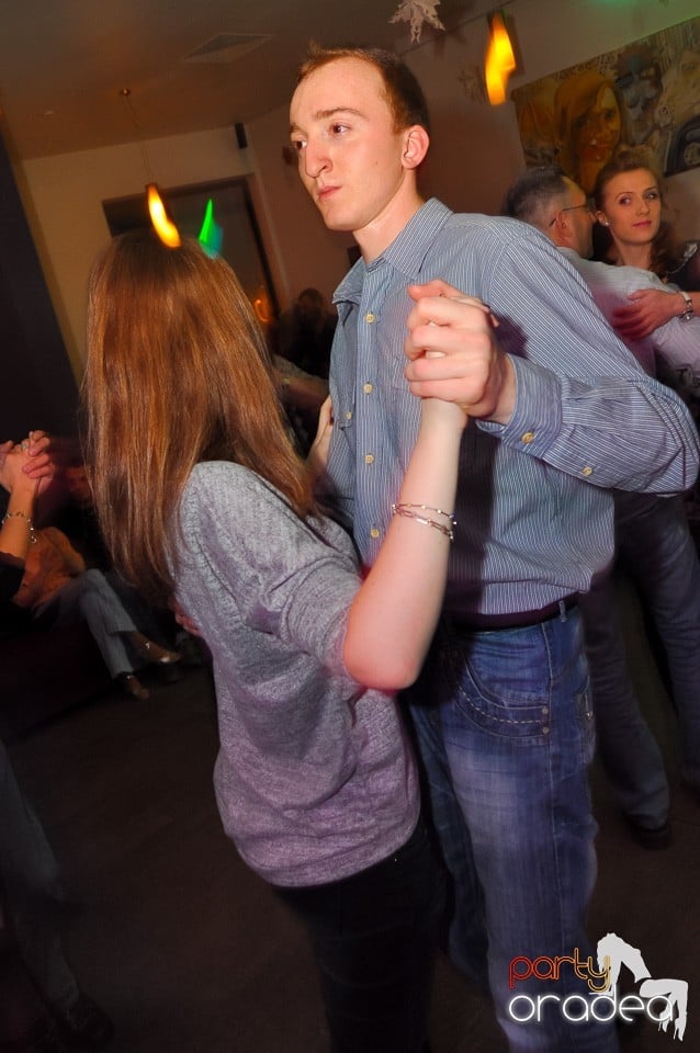 Seară de dans în Blondy's Art Café, 