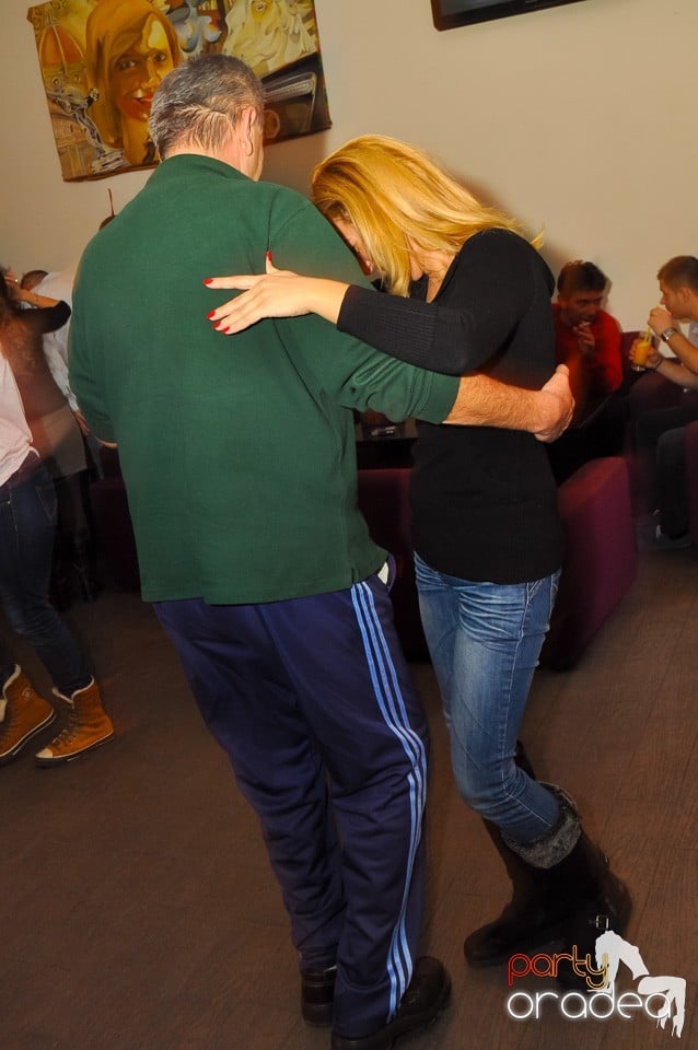 Seară de dans în Blondy's Art Café, 