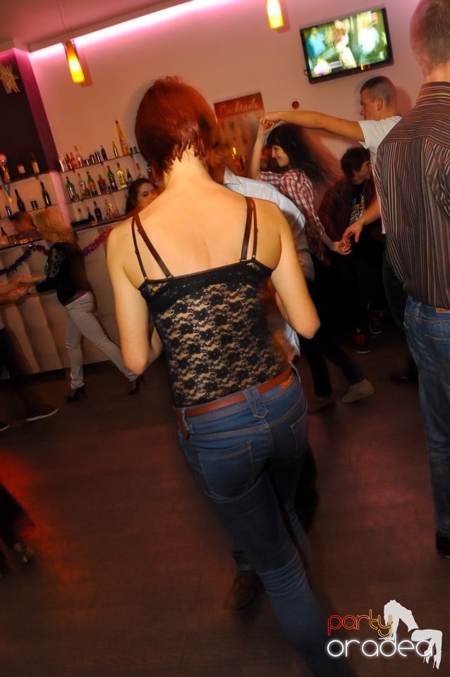 Seară de dans în Blondy's Art Café, 