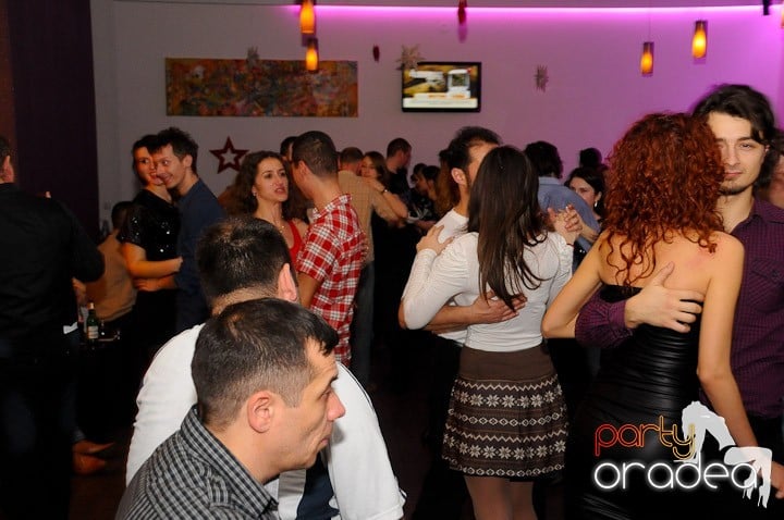 Seară de dans în Blondy's Art Café,