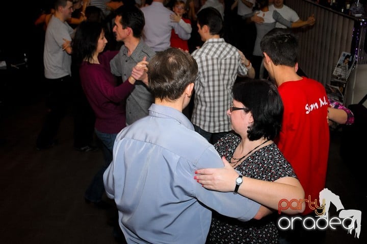 Seară de dans în Blondy's Art Café, 