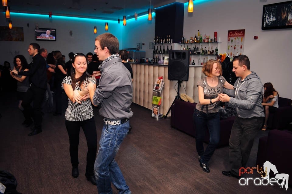 Seară de dans în Blondy's Art Café, 