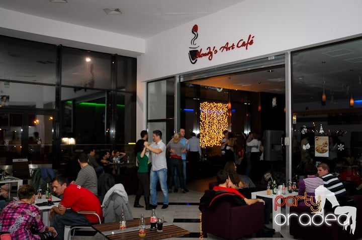 Seară de dans în Blondy's Art Café, 