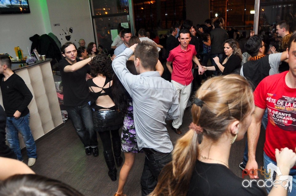 Seară de dans în Blondy's Art Café, 