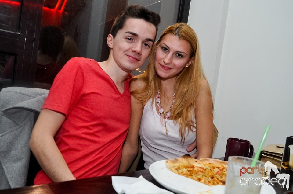 Seară de dans în Blondy's Art Café, 