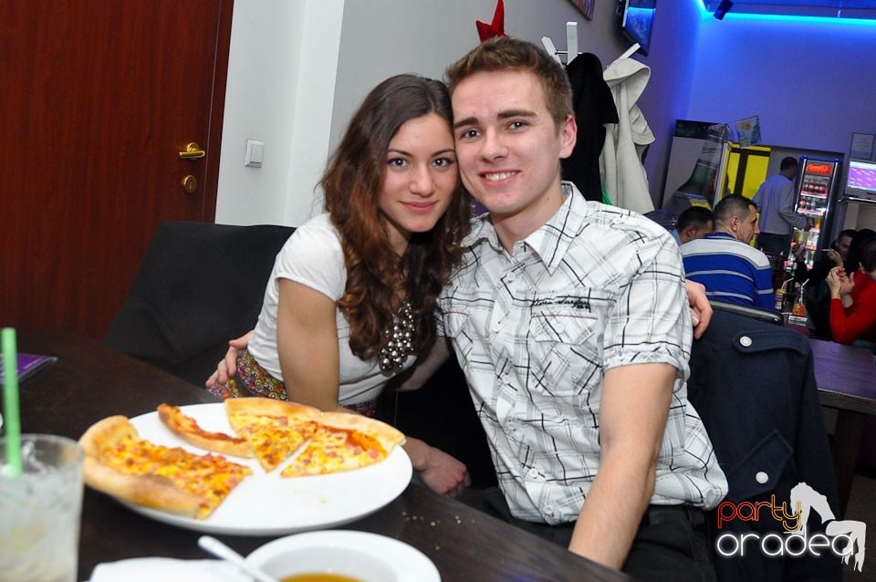 Seară de dans în Blondy's Art Café, 