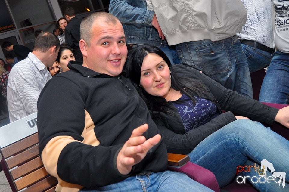 Seară de dans în Blondy's Art Café, 