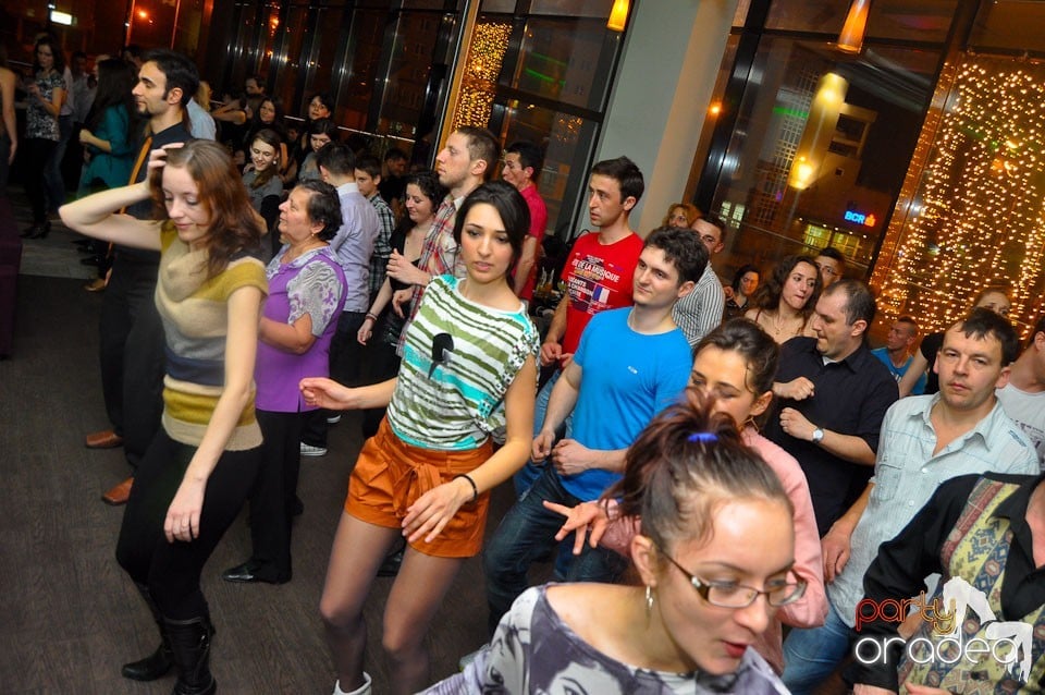 Seară de dans în Blondy's Art Café, 