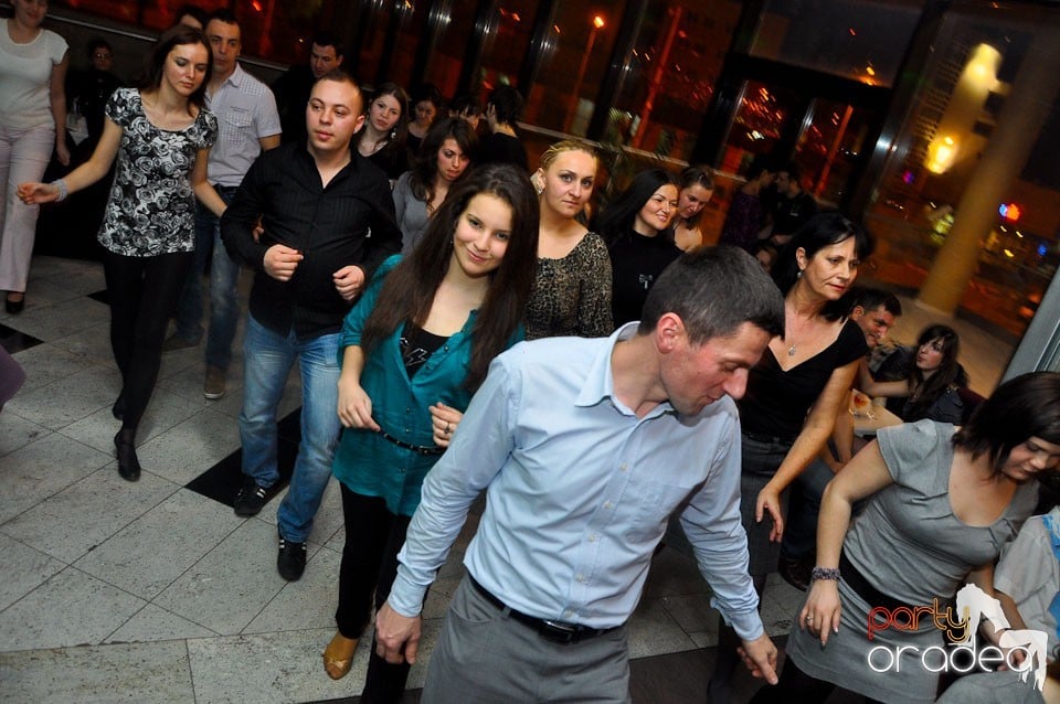 Seară de dans în Blondy's Art Café, 