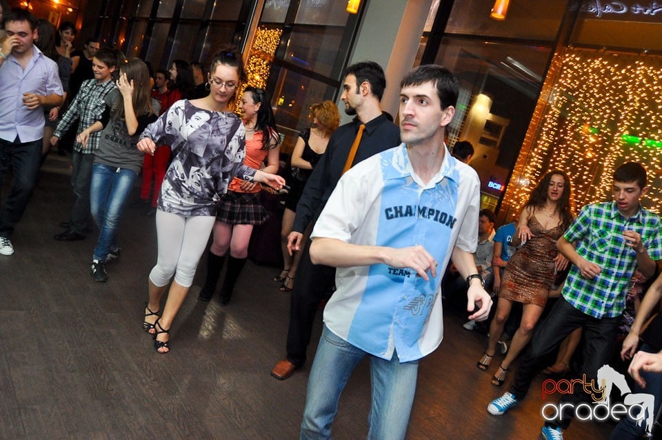 Seară de dans în Blondy's Art Café, 