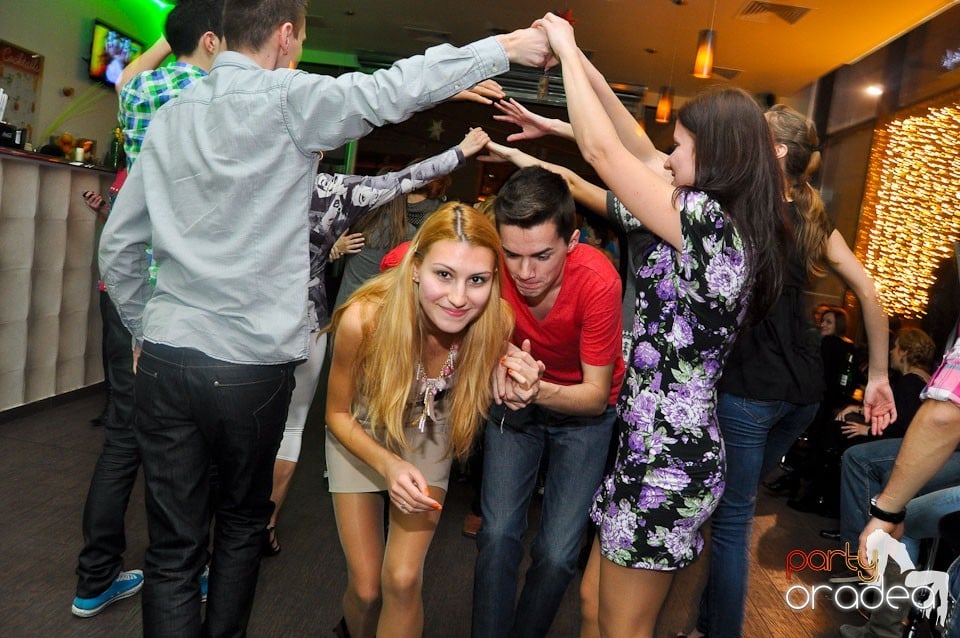 Seară de dans în Blondy's Art Café, 