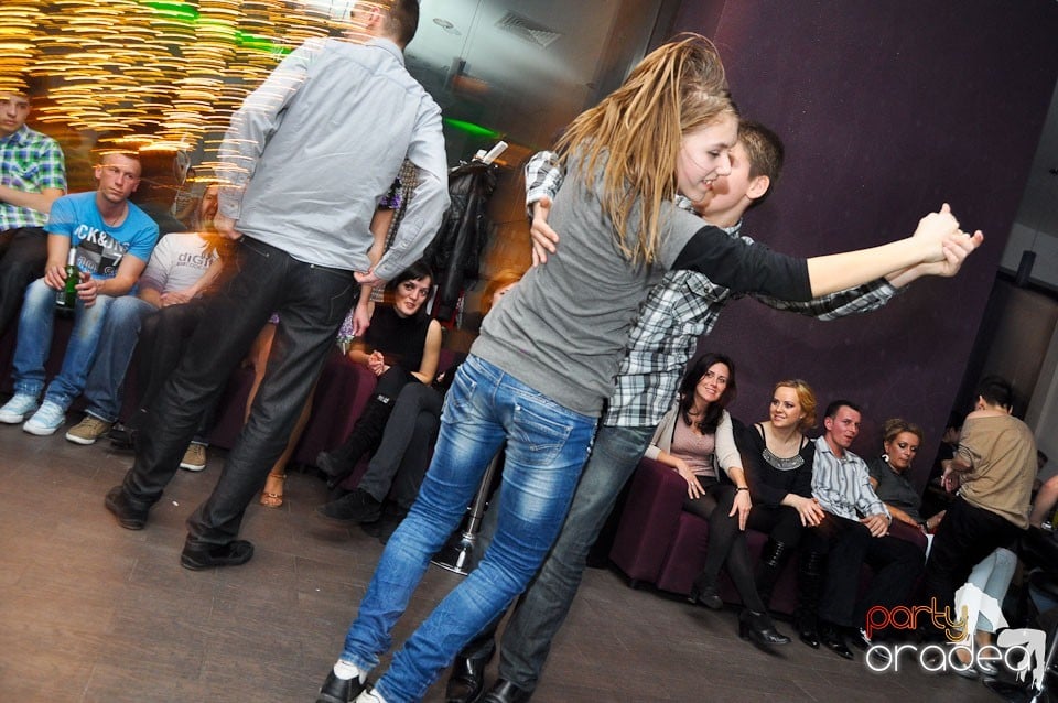 Seară de dans în Blondy's Art Café, 