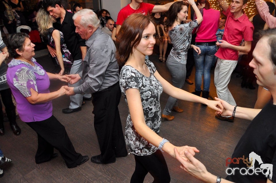 Seară de dans în Blondy's Art Café, 