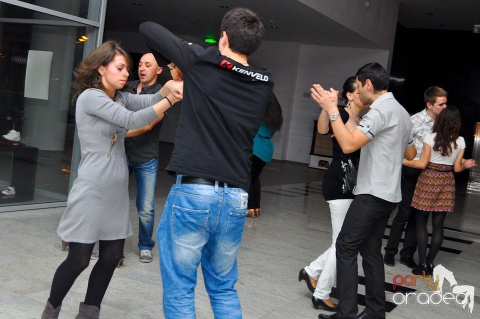 Seară de dans în Blondy's Art Café, 