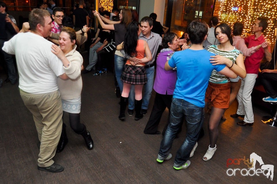 Seară de dans în Blondy's Art Café, 