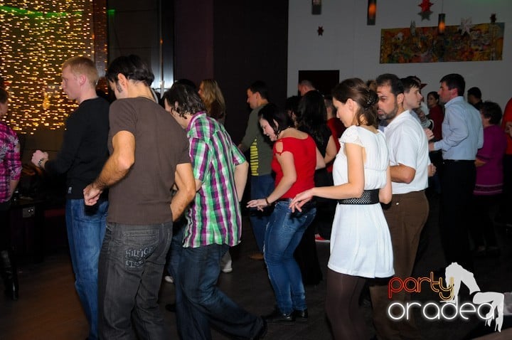 Seară de dans în Blondy's Art Café, 