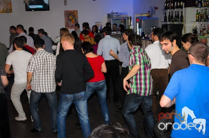 Seară de dans în Blondy's Art Café, 