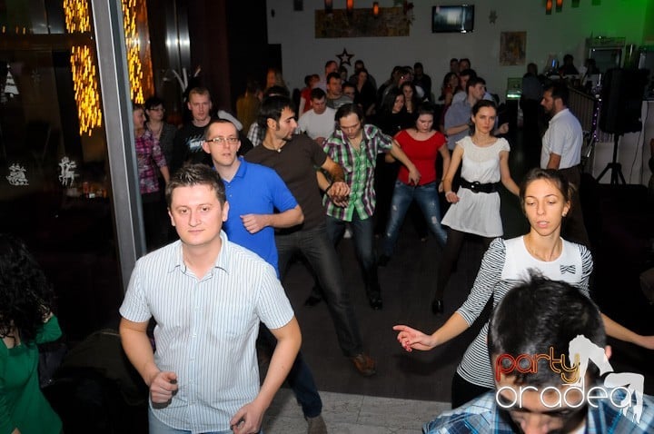 Seară de dans în Blondy's Art Café, 