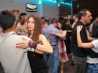 Seară de dans în Blondy's Art Café