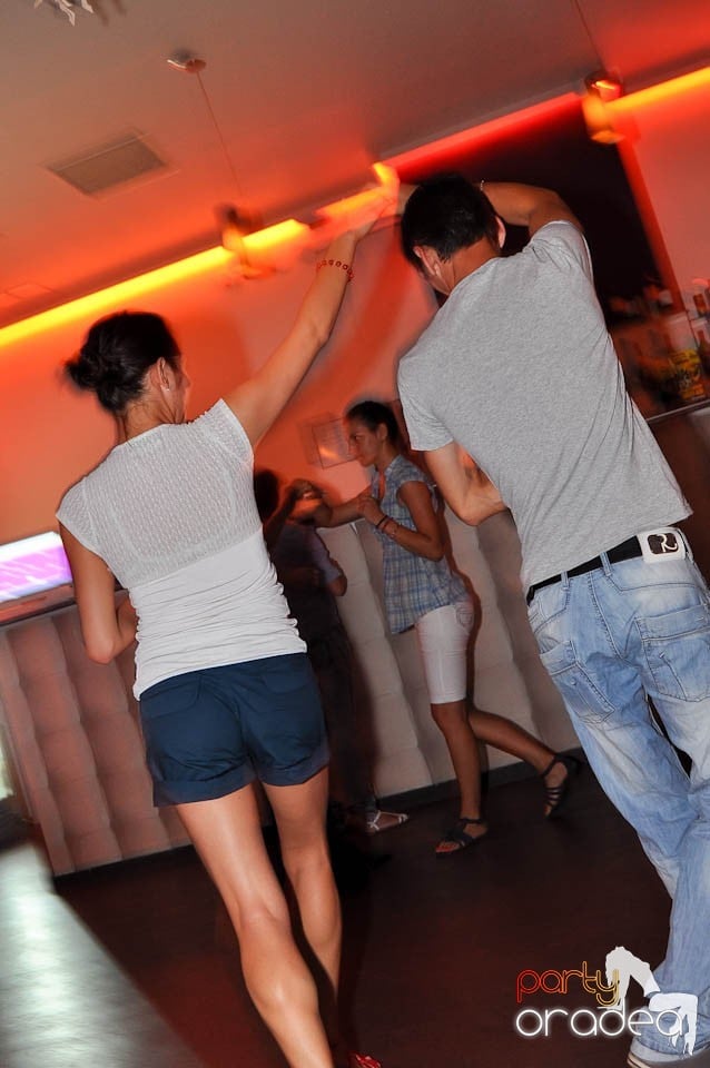 Seară de dans în Blondy's, 