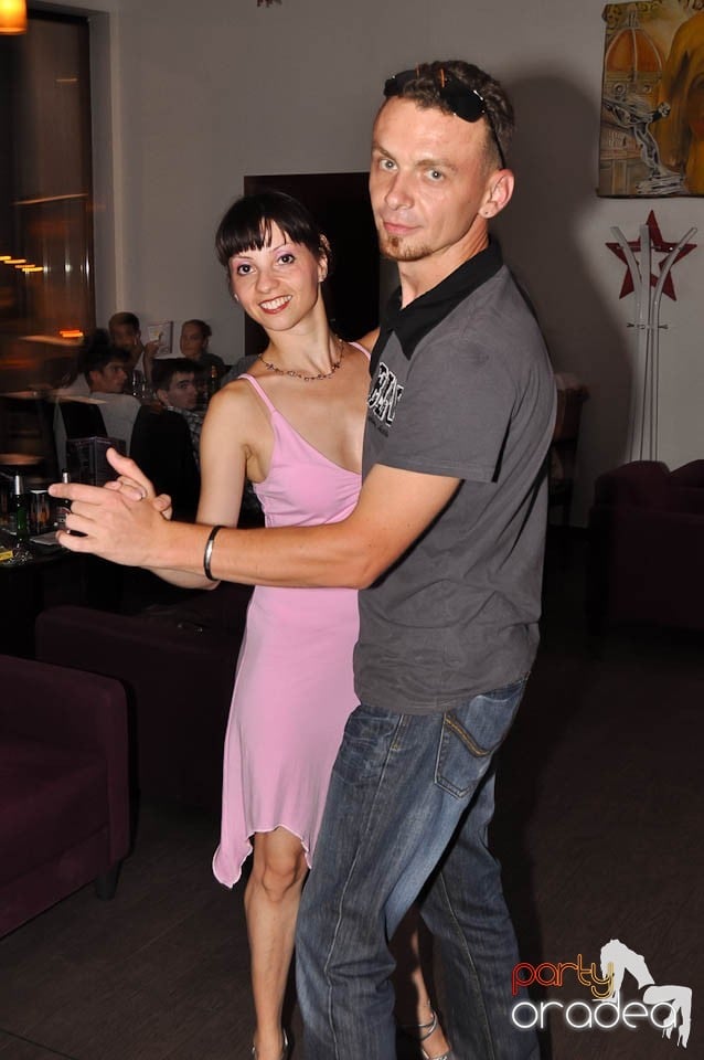 Seară de dans în Blondy's, 