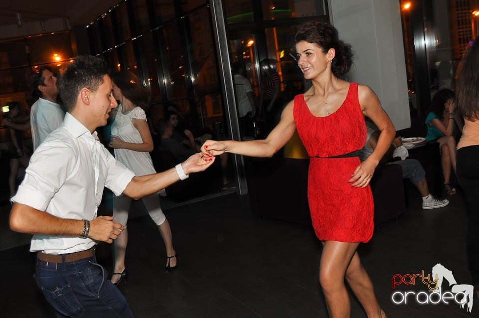 Seară de dans în Blondy's, 